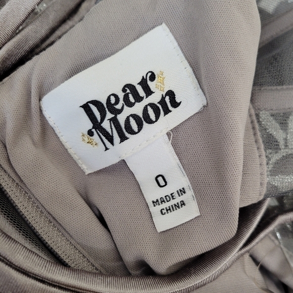Dear Moon Silver Glitter Mesh Gown Size 0 - Picture 14 of 16